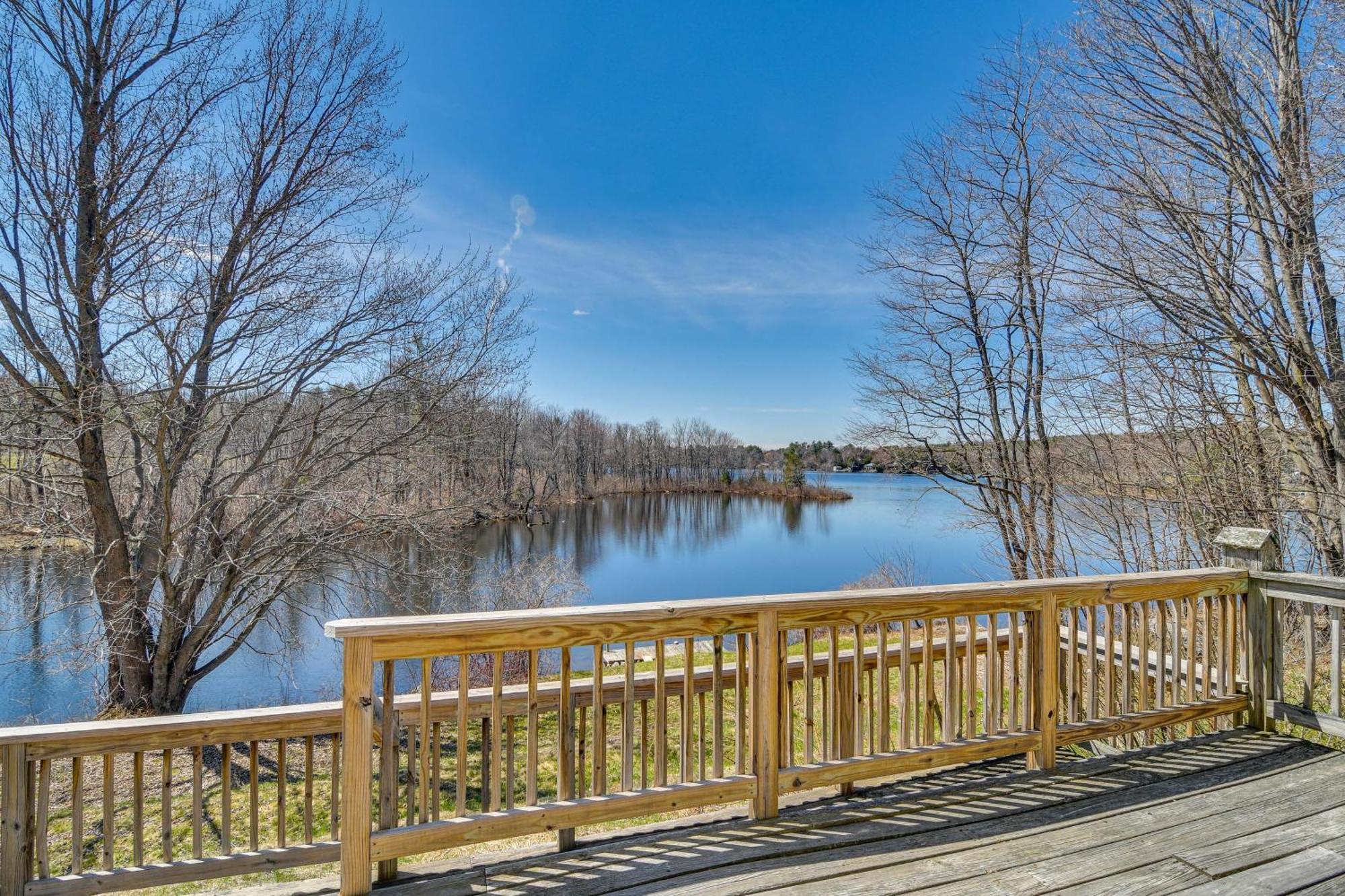 Oakland Apt On Messalonskee Lake With Dock Access! Lejlighed Waterville Eksteriør billede